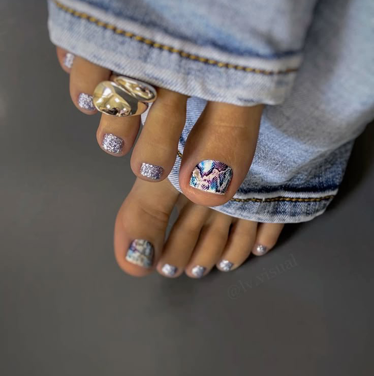 Педикюр без обработки стопы с покрытием ногтей пленками