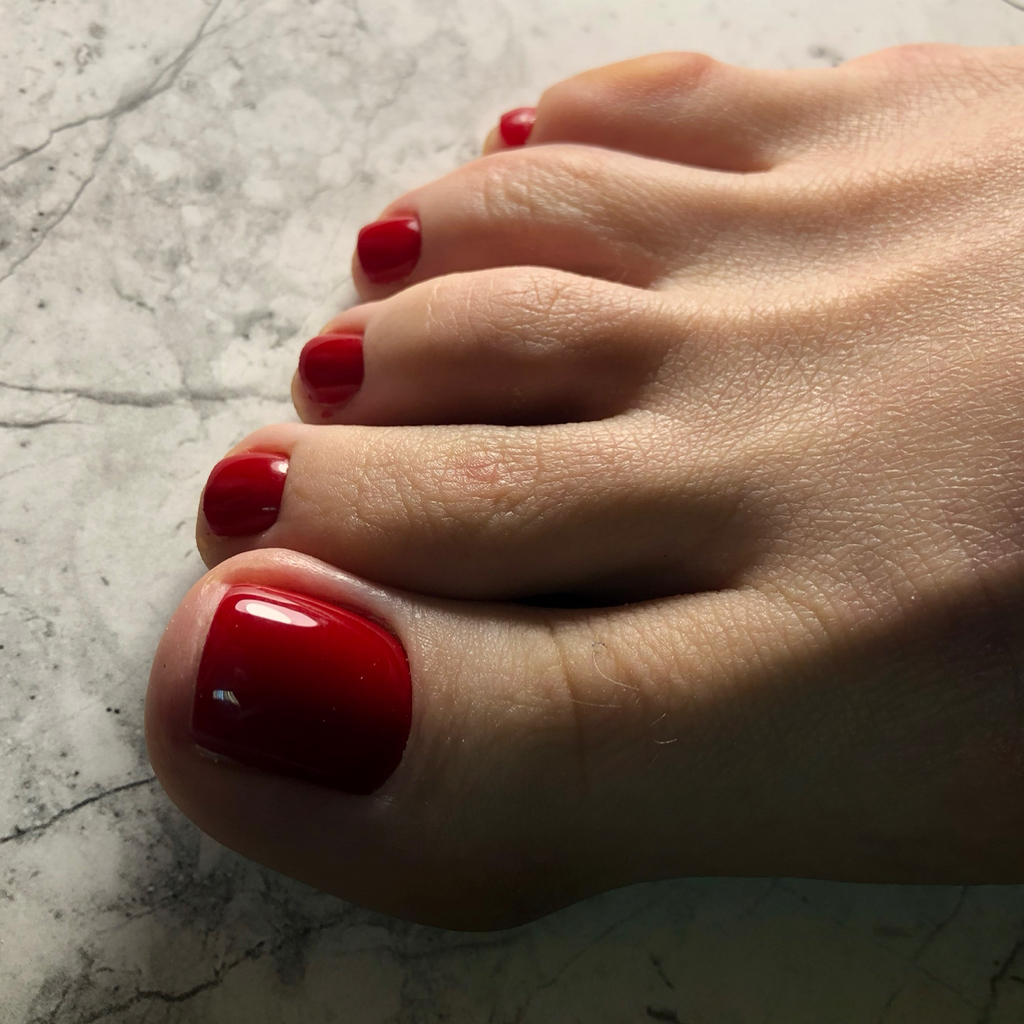 Педикюр с гель-лаком