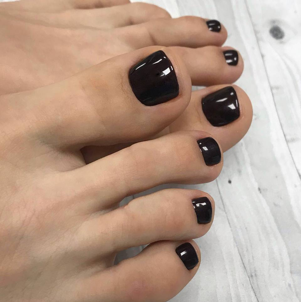 Педикюр с покрытием гель лак (снятие в ПОДАРОК)