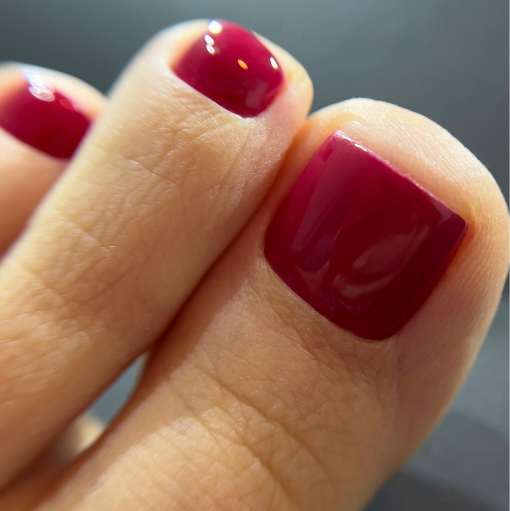 Педикюр комбинированный/ аппаратный+ покрытие гель лаком (снятие старого покрытия в ПОДАРОК)