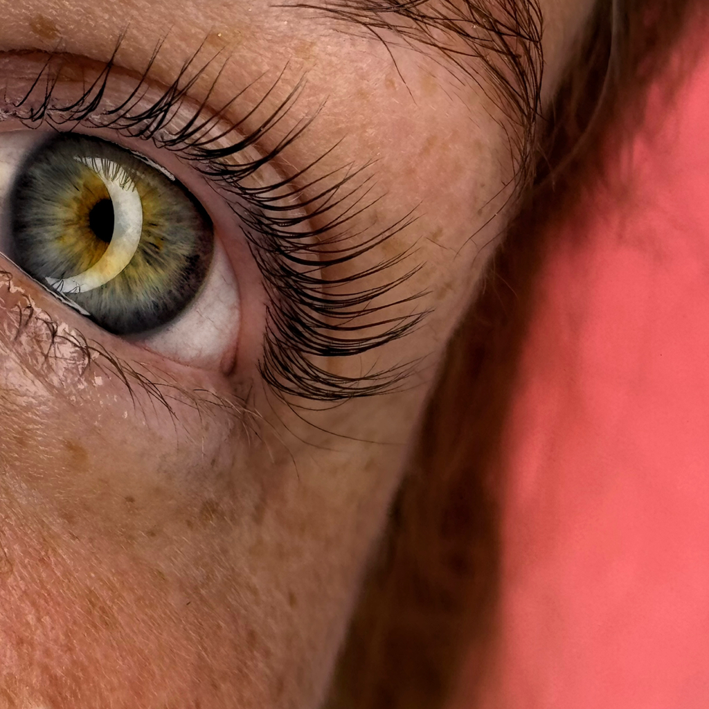 Ламинирование нижних ресниц