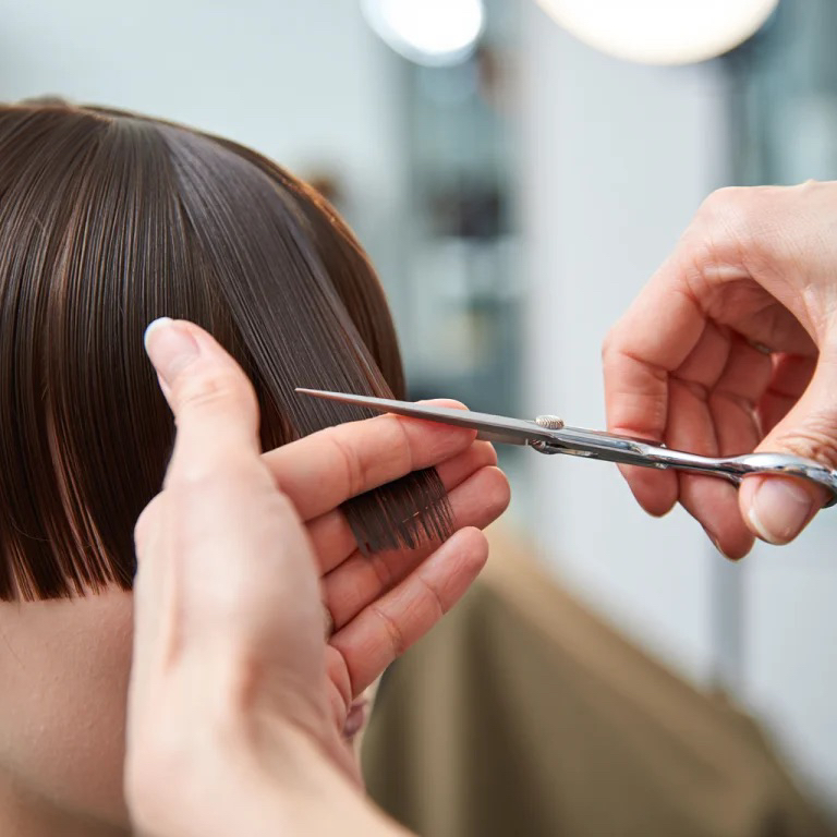 Вторичная стрижка челки