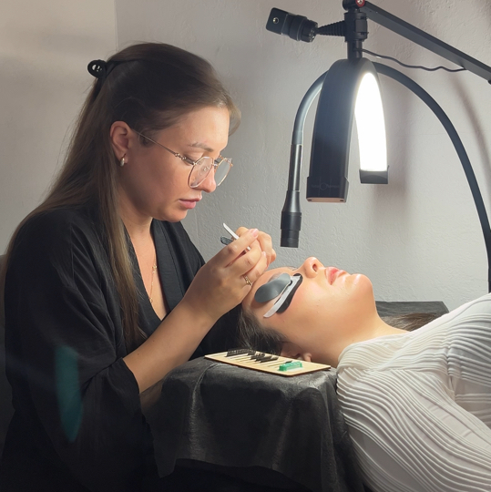 Наращивание нижних ресниц