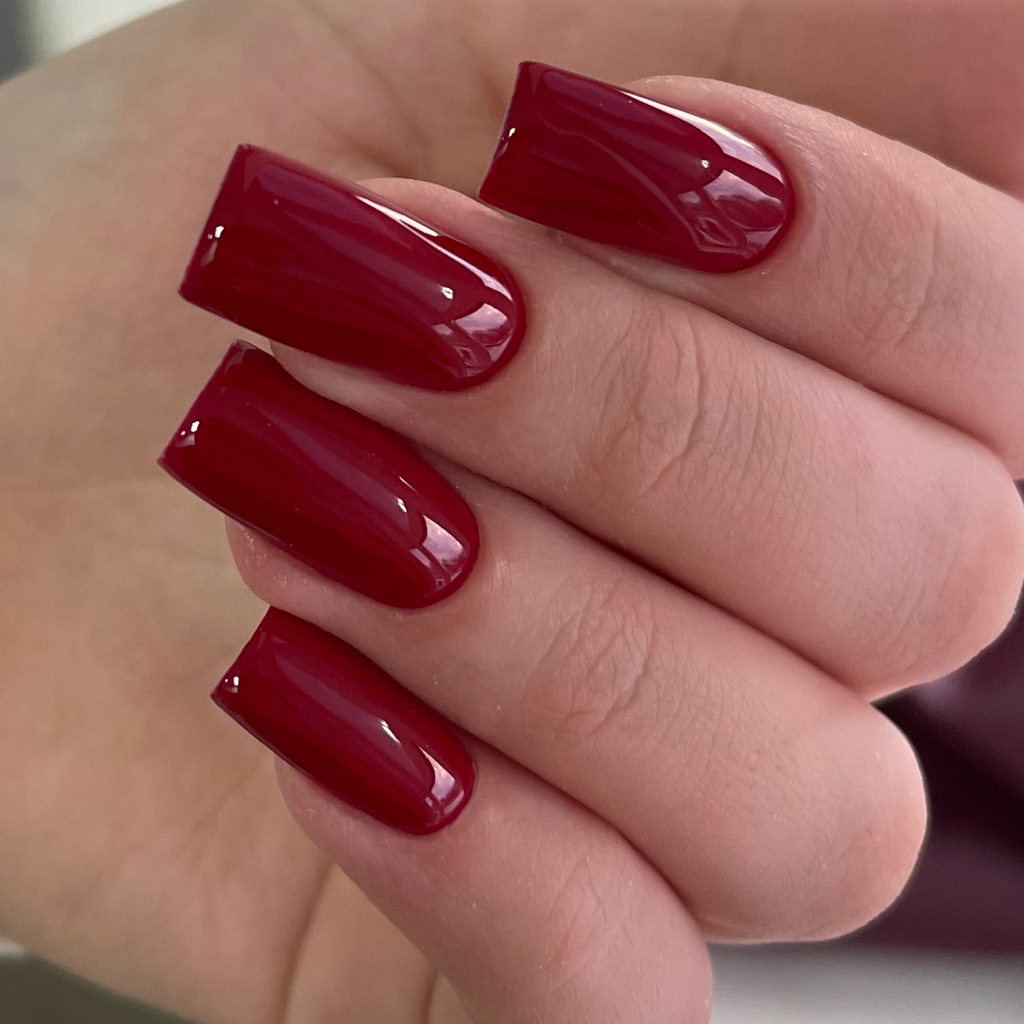 Гелевое наращивание на формах с маникюром и покрытием гель-лак