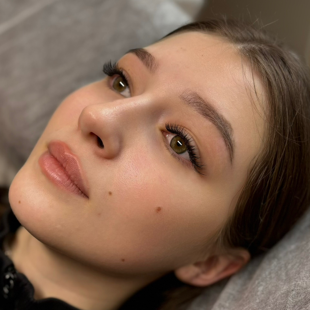 Наращивание ресниц Мокрый эффект 2D