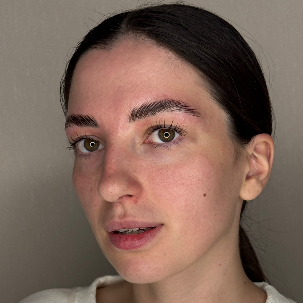 Ламинирование ресниц + Долговременная укладка бровей БЕЗ окрашивания.