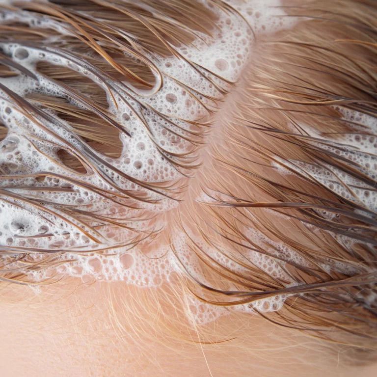 Глубокое очищение кожи головы для женщин