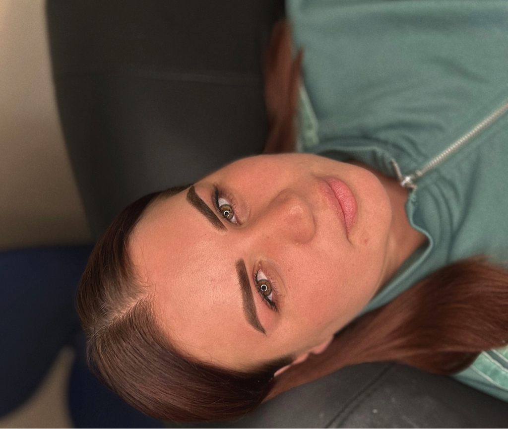 Перманентный макияж бровей