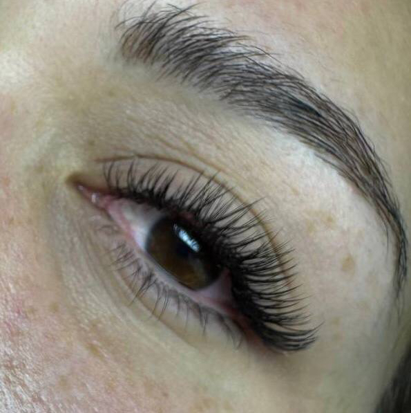 Наращивание ресниц 2,5D