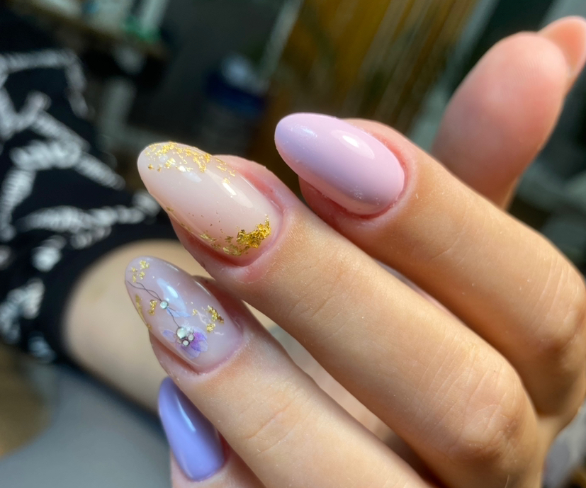 Маникюр с покрытием гель-лак (с дизайном на 1-2 пальцах)