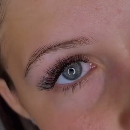 Наращивание ресниц (2D/3D)