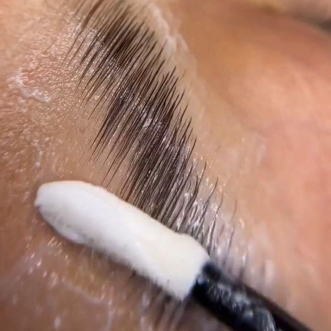 Полное оформление бровей + ламинирование