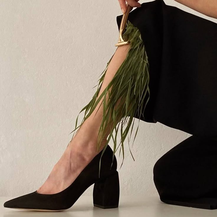 Депиляция сахарной пастой голени