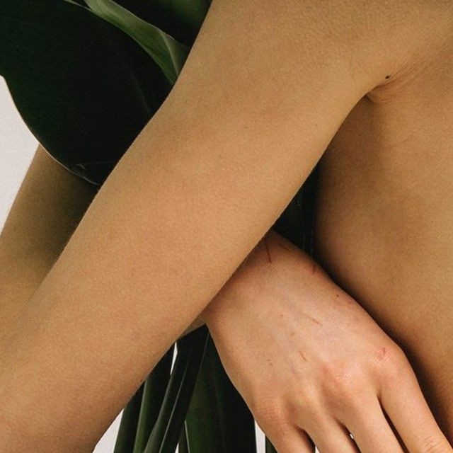 Депиляция воском/сахарной пастой руки до локтя