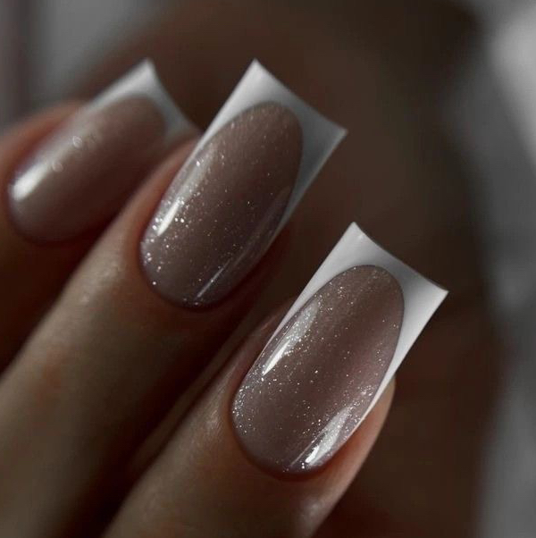 Снятие + маникюр + покрытие = 8500 тг (ремонт / сложные дизайны оплата отдельно)