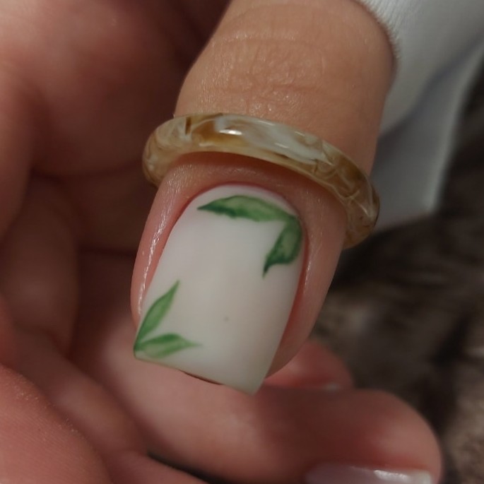 Дизайн (1 ноготок) : стемпинг, слайдер, фольга , втирка, глиттер