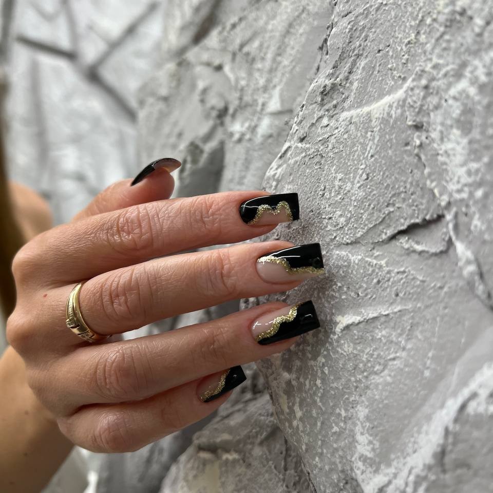 Маникюр с укреплением и с исправлением архитектуры