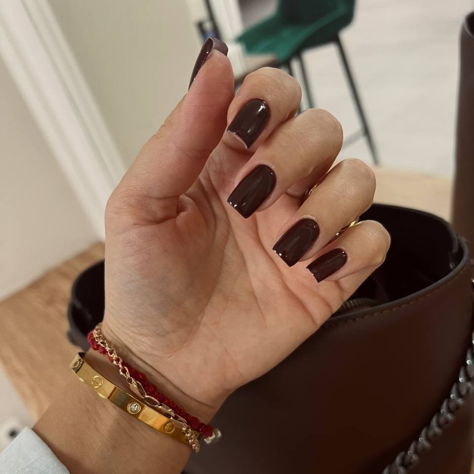 Маникюр + покрытие в один тон с укреплением гелем/акригелем