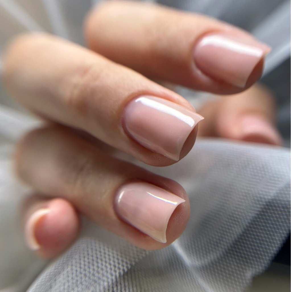 Маникюр с укреплением гелем