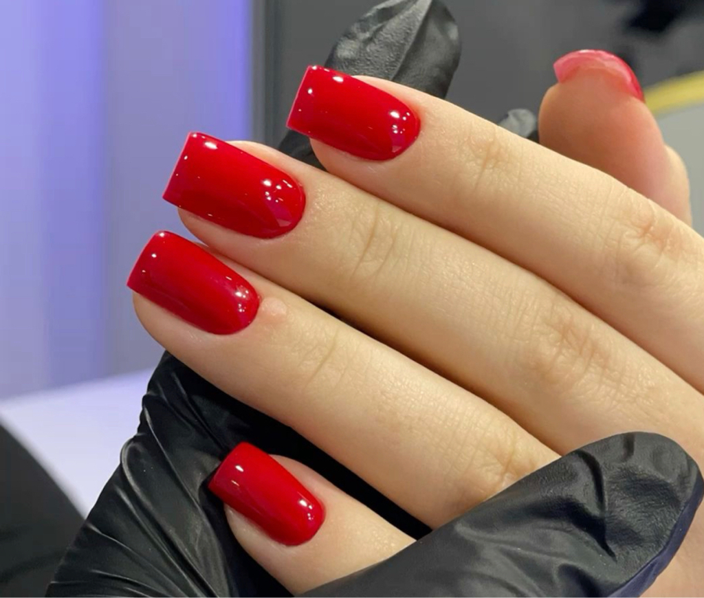 Маникюр с покрытием гель лака(покрытие,снятие бесплатно (наше покрытие)