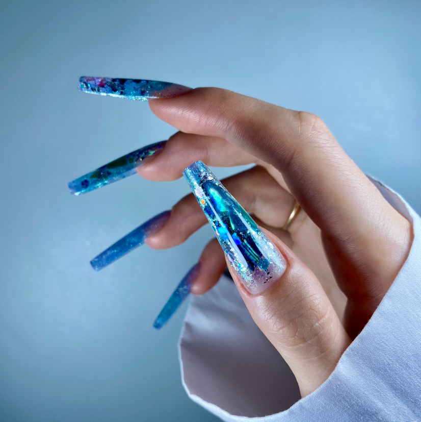 Наращивание ногтей