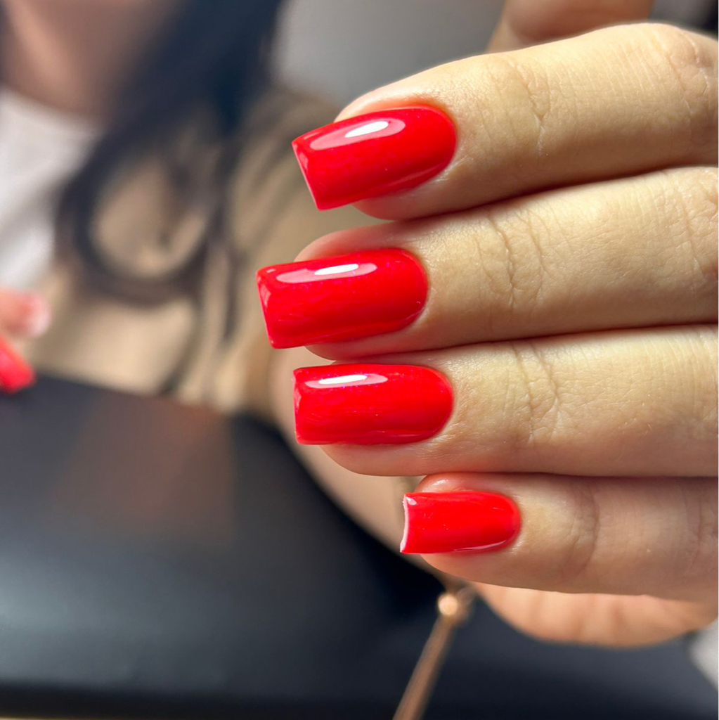 Маникюр с покрытием гель лаком