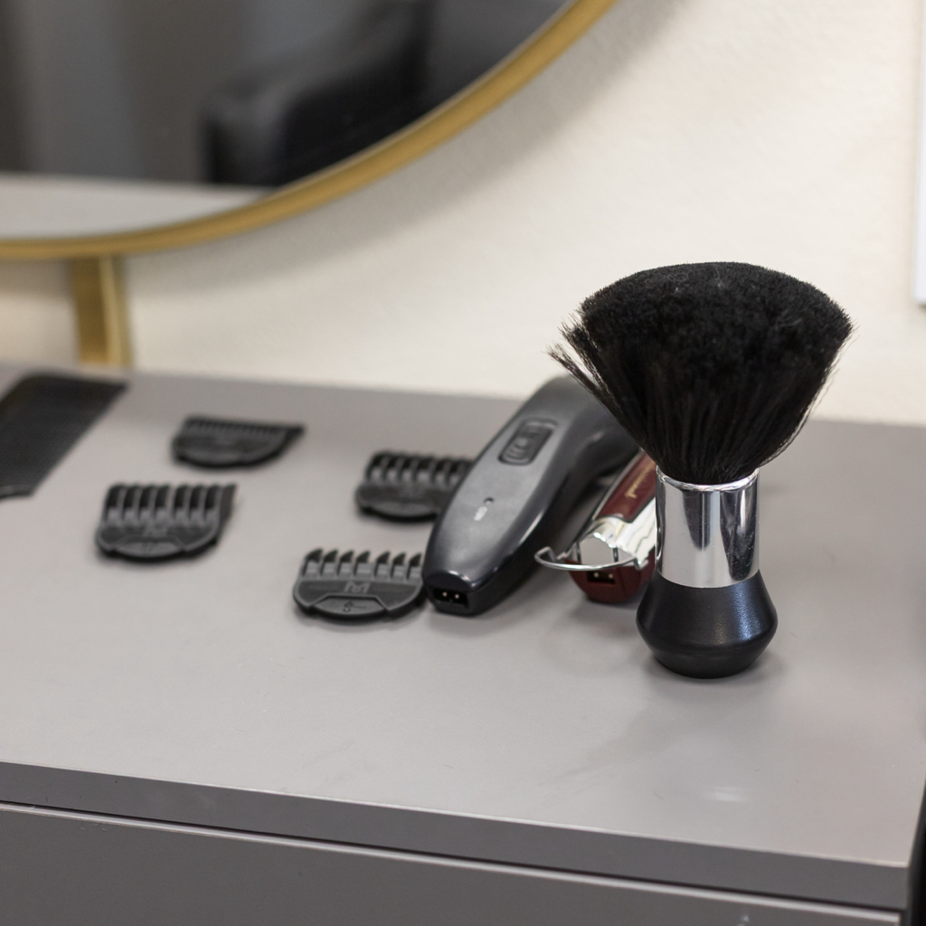 Мужская стрижка под машинку (одна насадка)