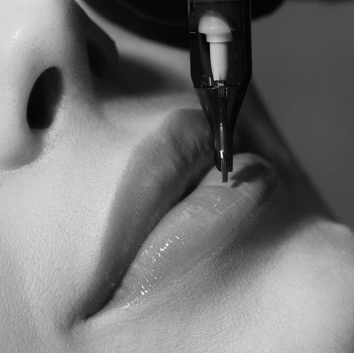 Перманентный макияж губ