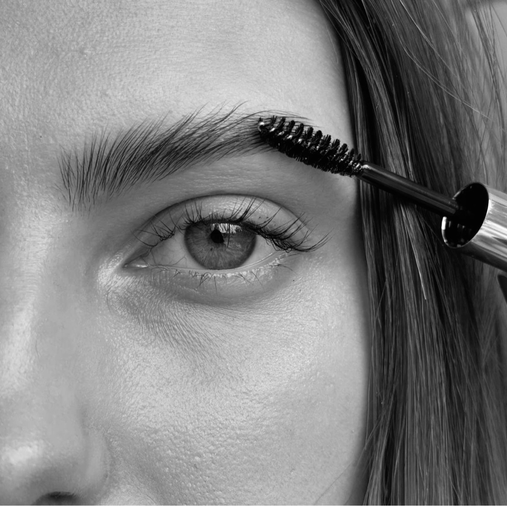 Окрашивание бровей