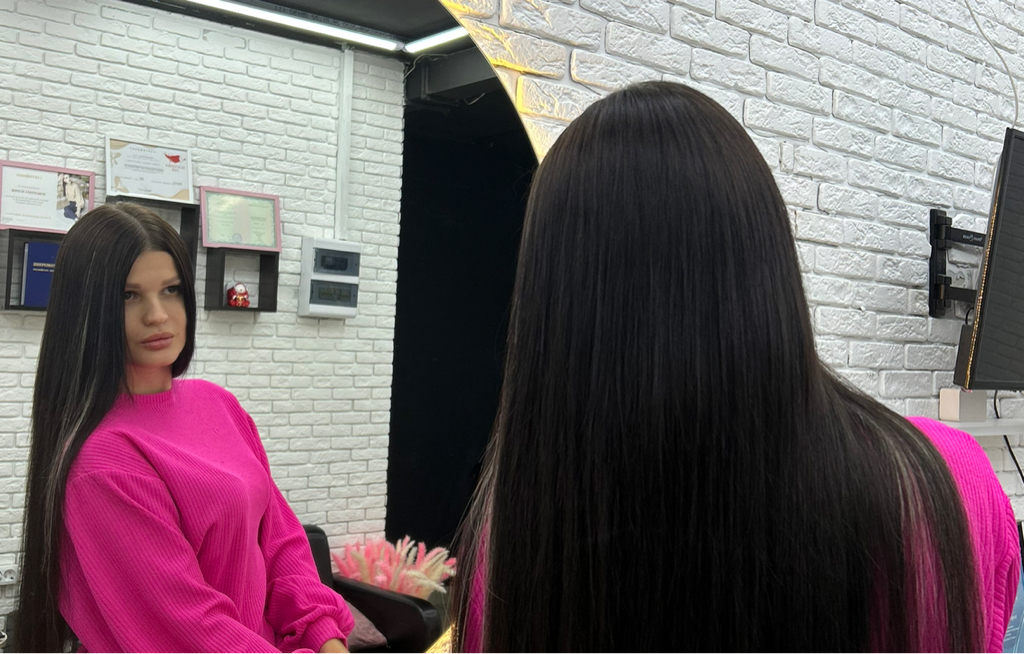 Наращивание волос примерно 450 капсул.