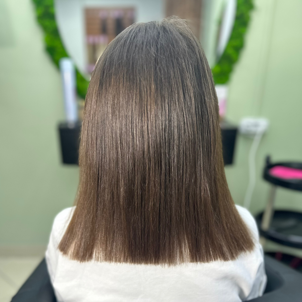 Наращивание волос  примерно 100 капсул.