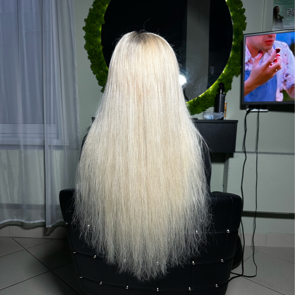 Наращивание волос примерно 250 капсул.