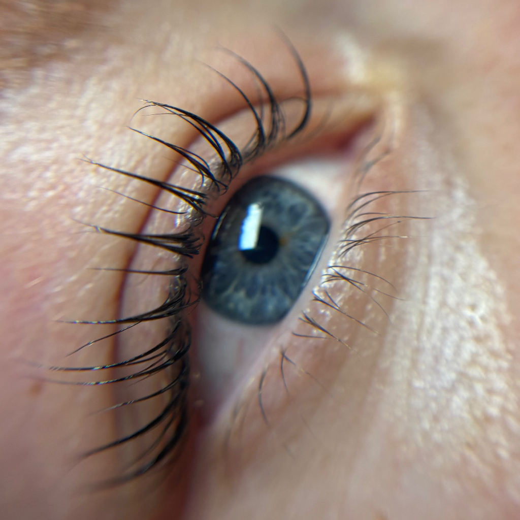 Ламинирование ресниц с окрашиванием