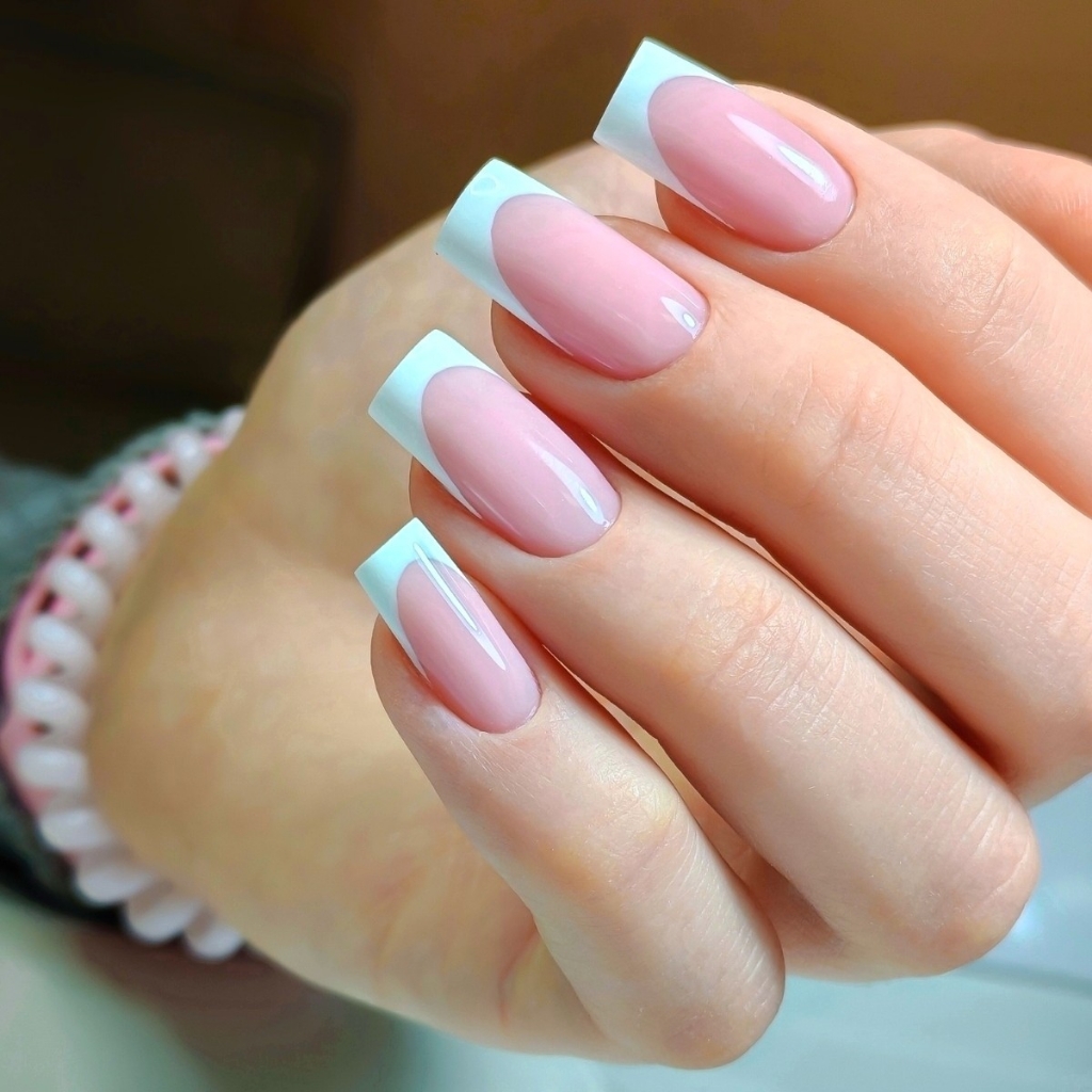 Френч, маникюр, укрепление гелем, восстановление архитектуры