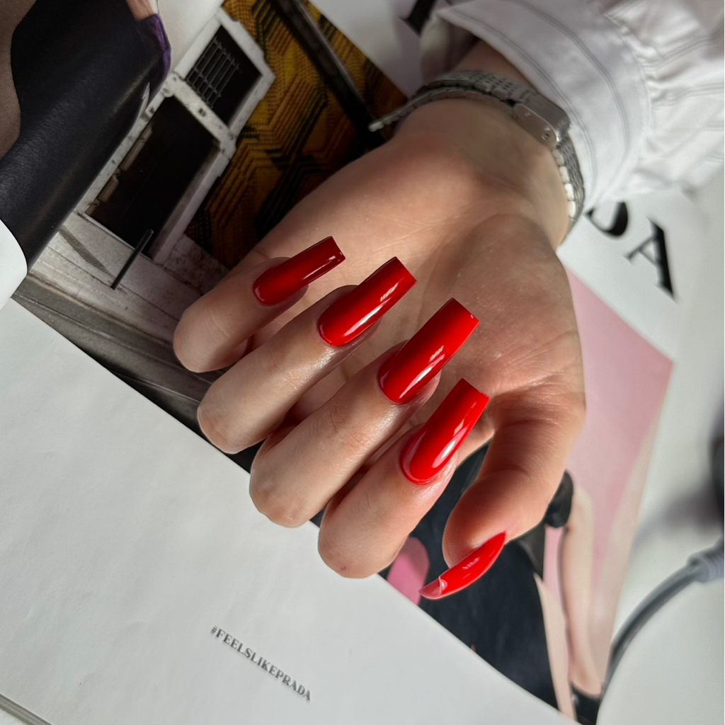 Наращивание ногтей длина до 4 + комби-маникюр + покрытие гель-лак