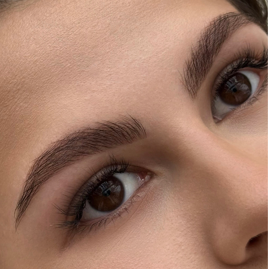 Осветление бровей (окрашивание, коррекция, прореживание и уход)