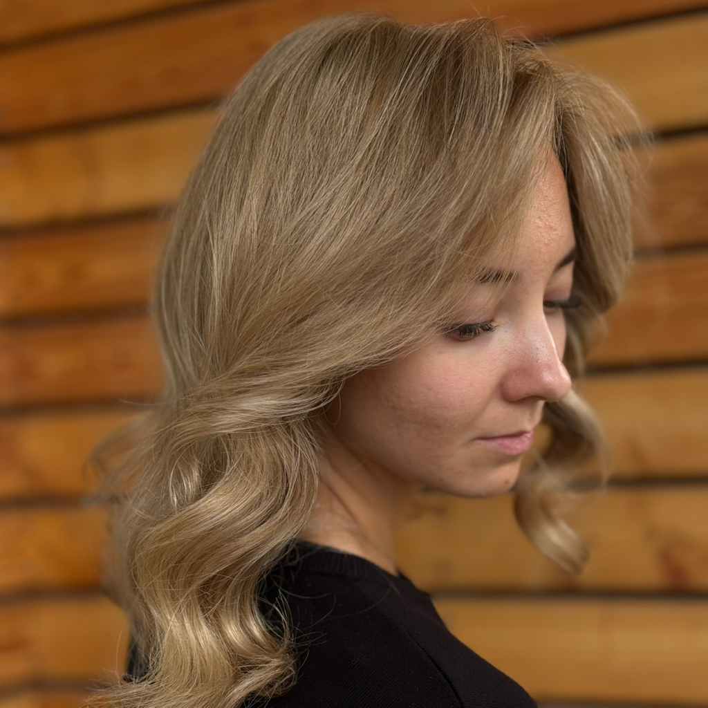 Окрашивание в технике ( айр тач, дубайский блонд,шатуш) до середины спины