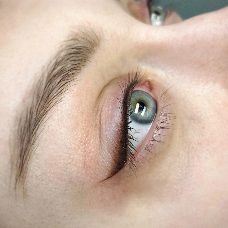 Перманентный макияж век (межресничка)