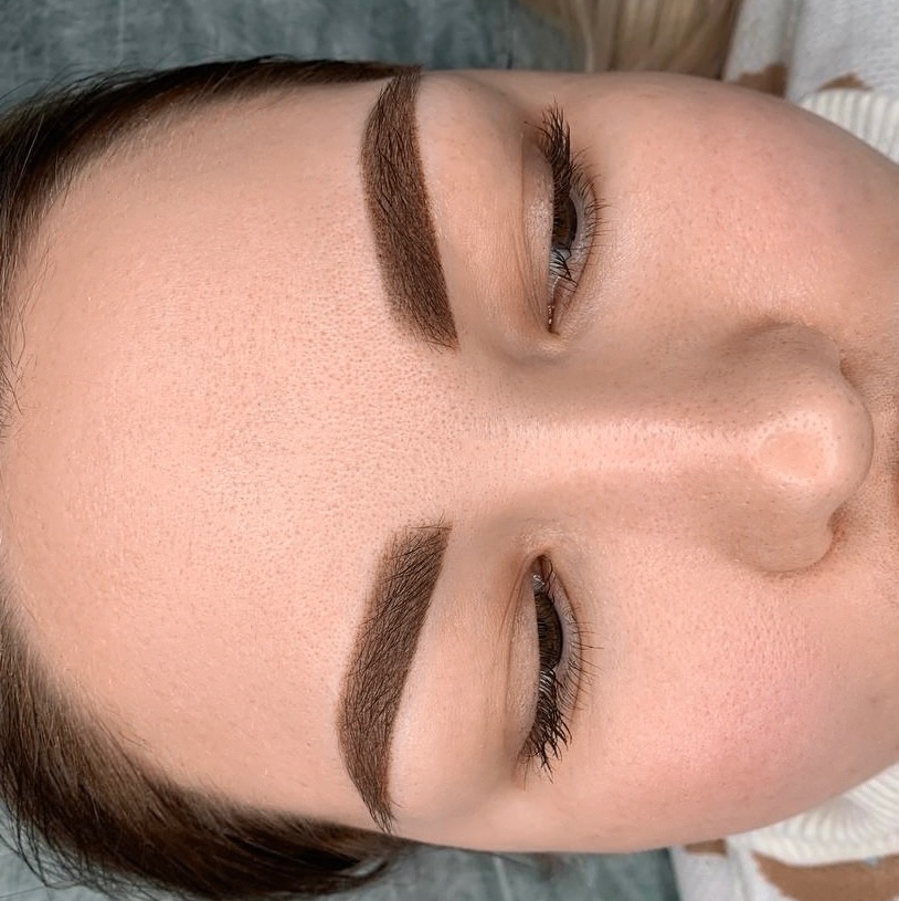 Перманентный макияж бровей