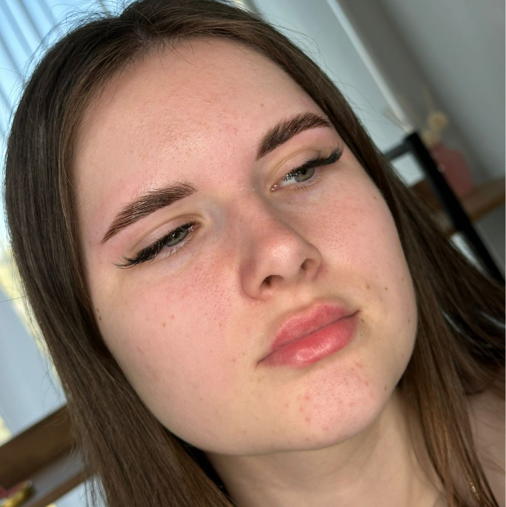 Долговременная укладка бровей с окрашиванием