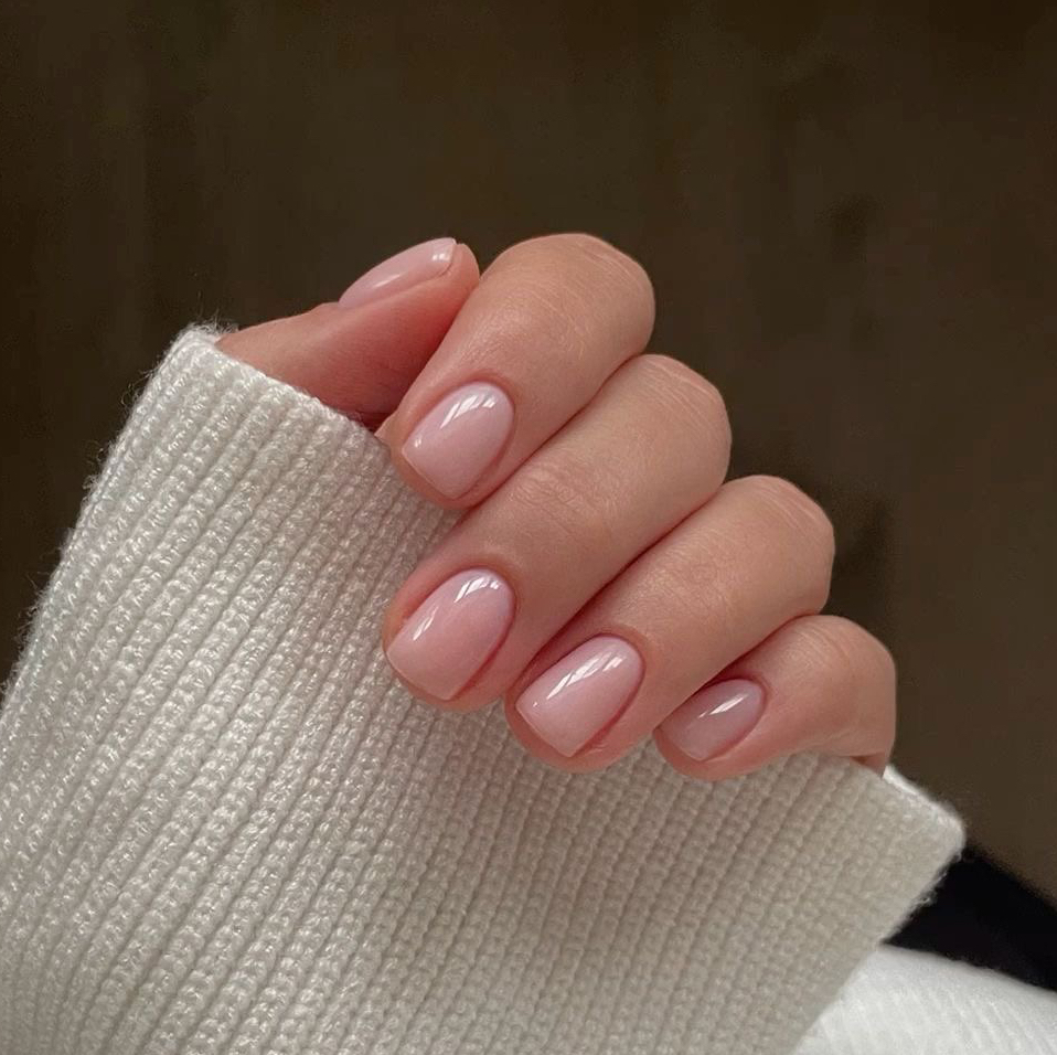 «Голый» маникюр