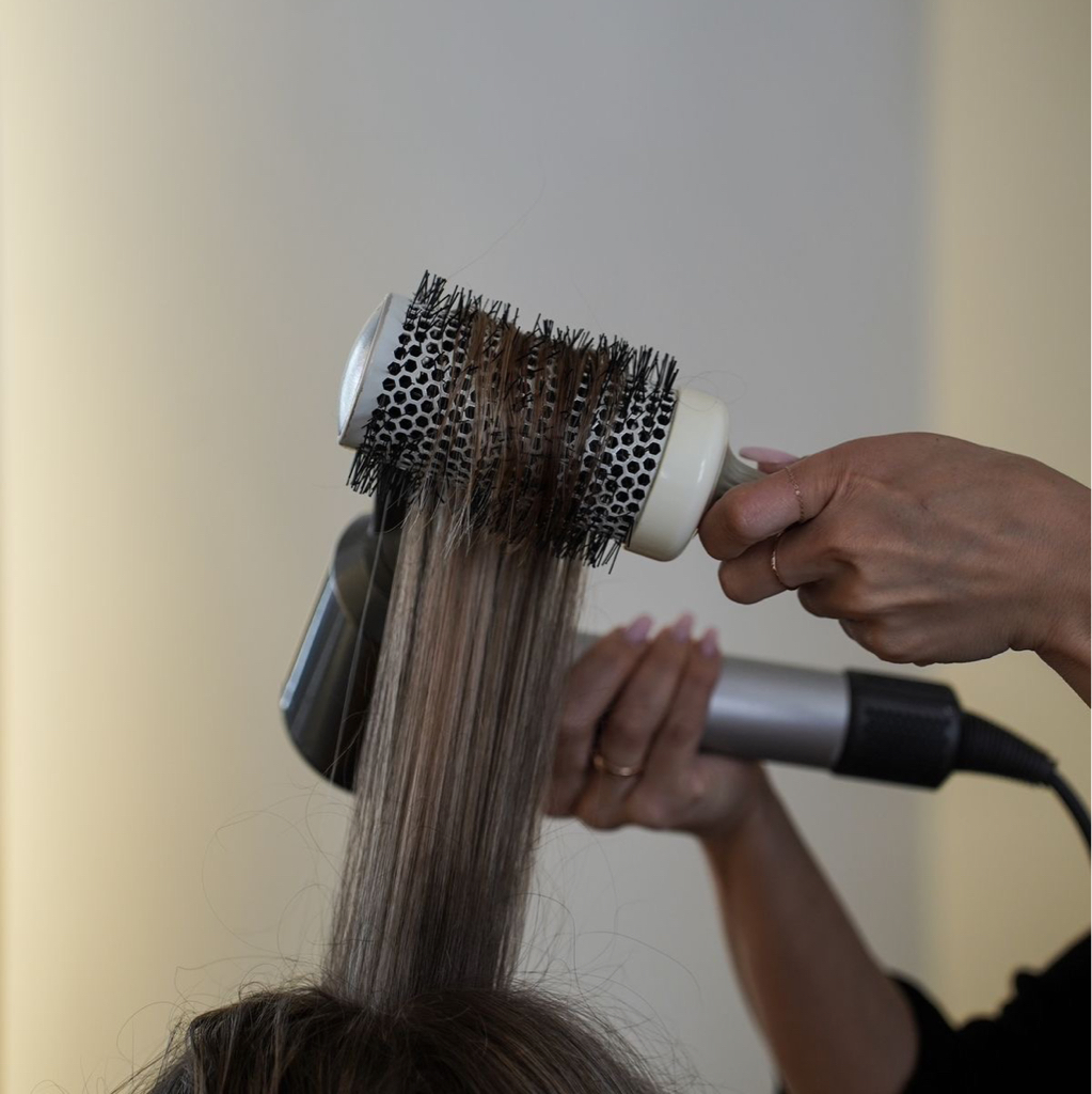 Укладка на брашинг