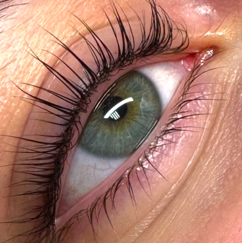 Ламинирование ресниц с окрашиванием