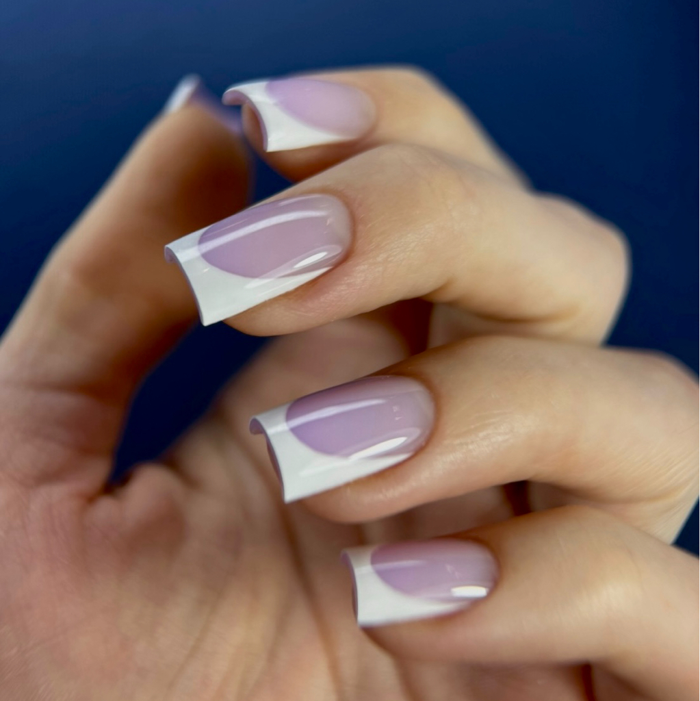 Маникюр с покрытием «Френч»