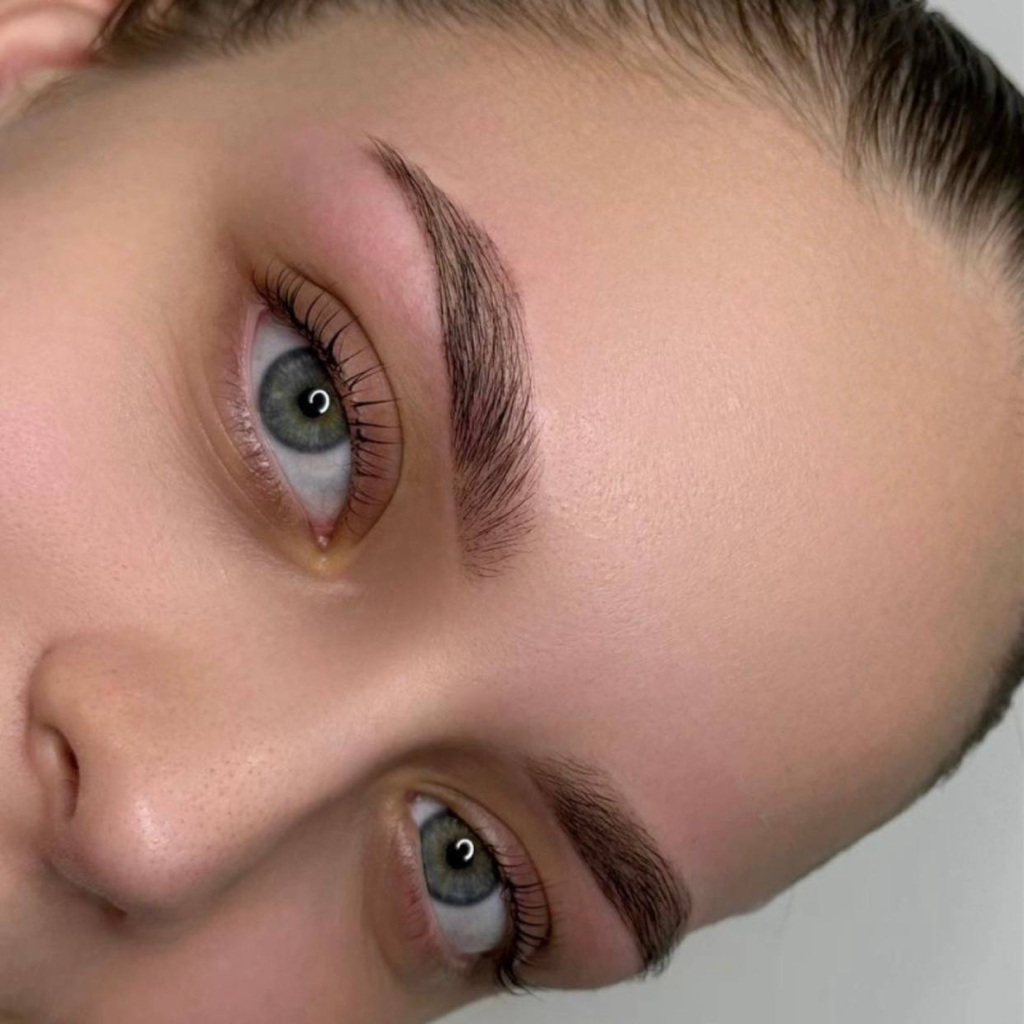 Коррекция + окрашивание бровей