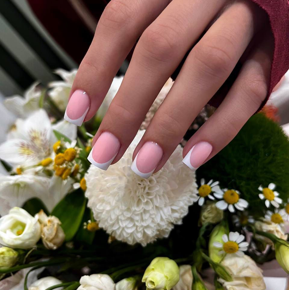 Маникюр с покрытием гель-лак