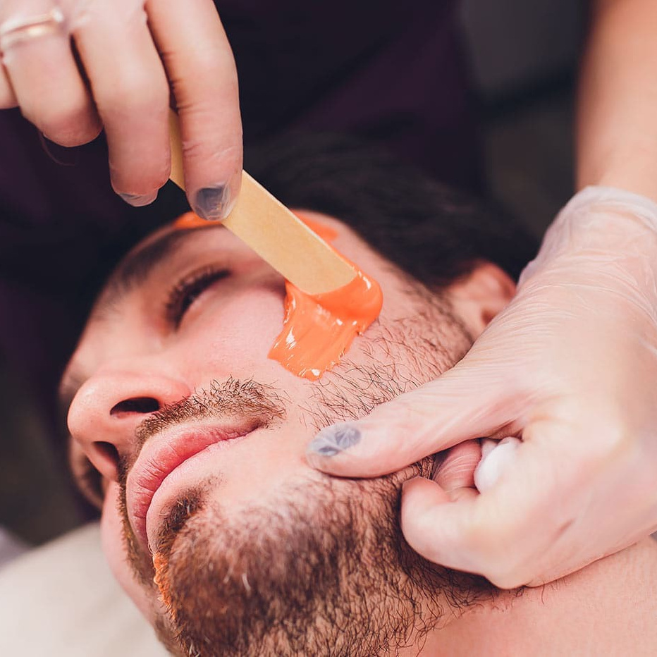 Ваксинг (коррекция воском)