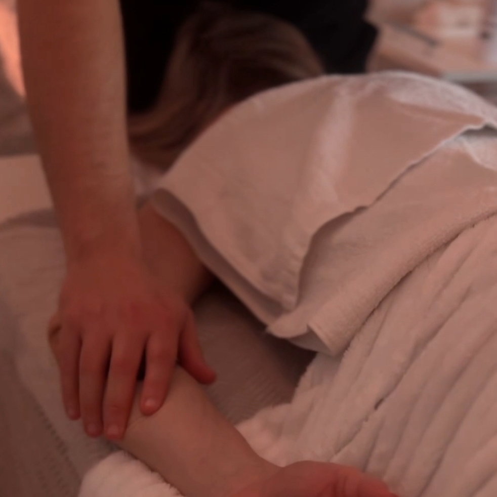 Лимфодренажный массаж всего тела (90 минут)