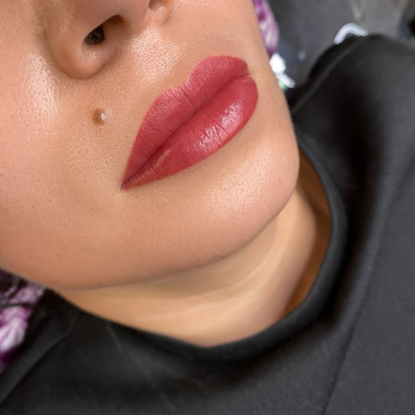 Перманентный макияж губ