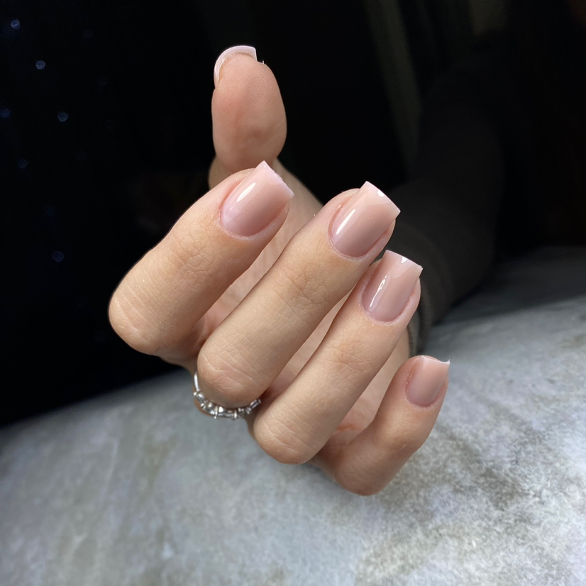 Маникюр с покрытием и укреплением